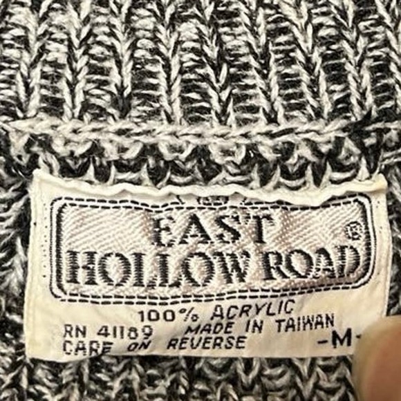 Vintage 80s Gray Acrylic Knit Rainbow Stripe Pull Over Crew Neck Sweater Medium - Picture 3 of 3